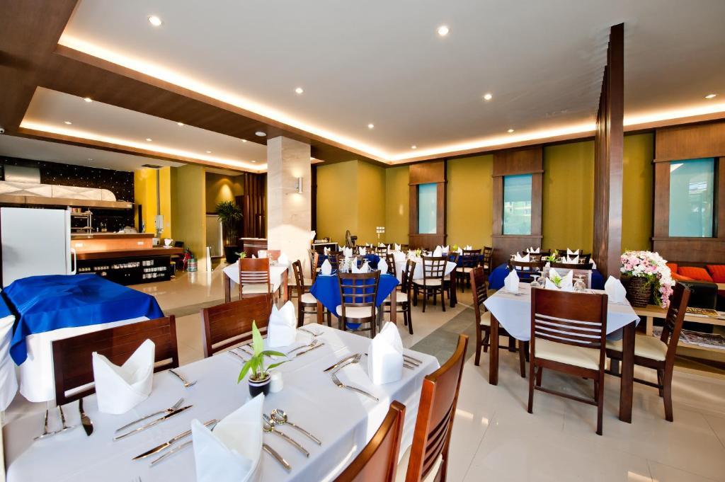 Hotel Blue Sky Patong Esterno foto
