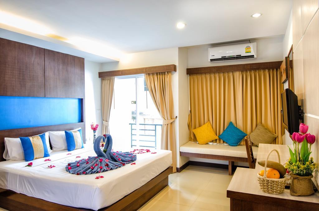 Hotel Blue Sky Patong Esterno foto