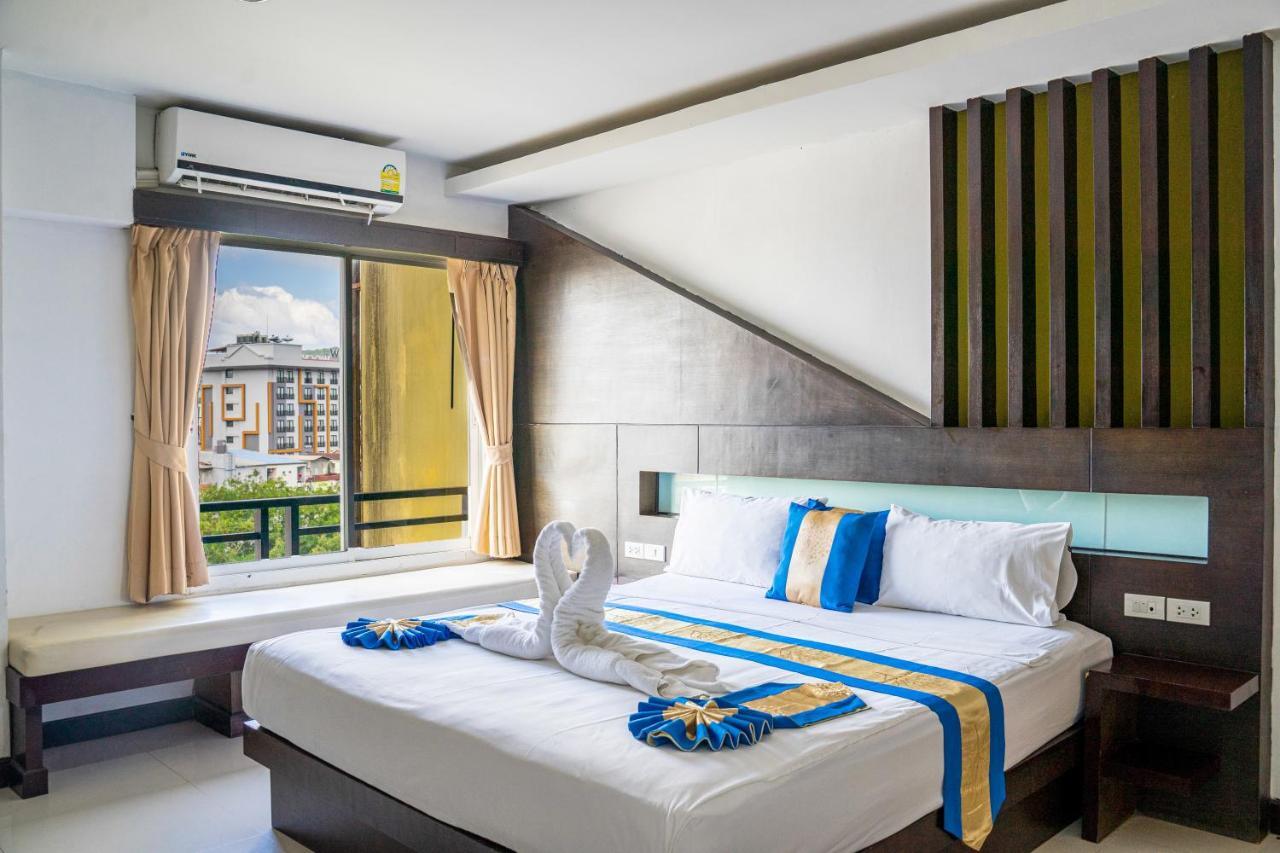 Hotel Blue Sky Patong Esterno foto