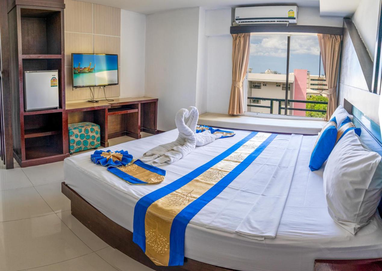 Hotel Blue Sky Patong Esterno foto