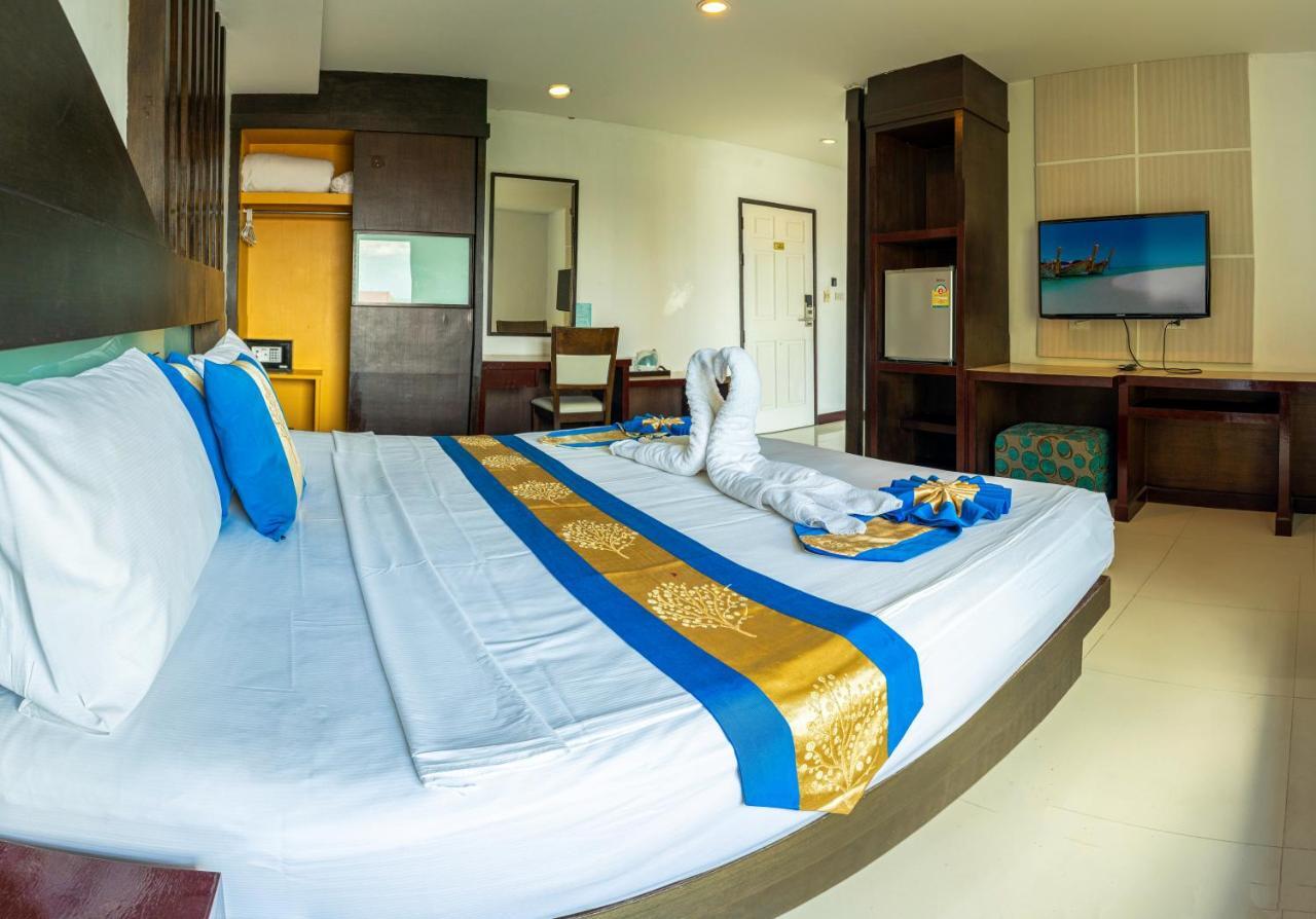 Hotel Blue Sky Patong Esterno foto